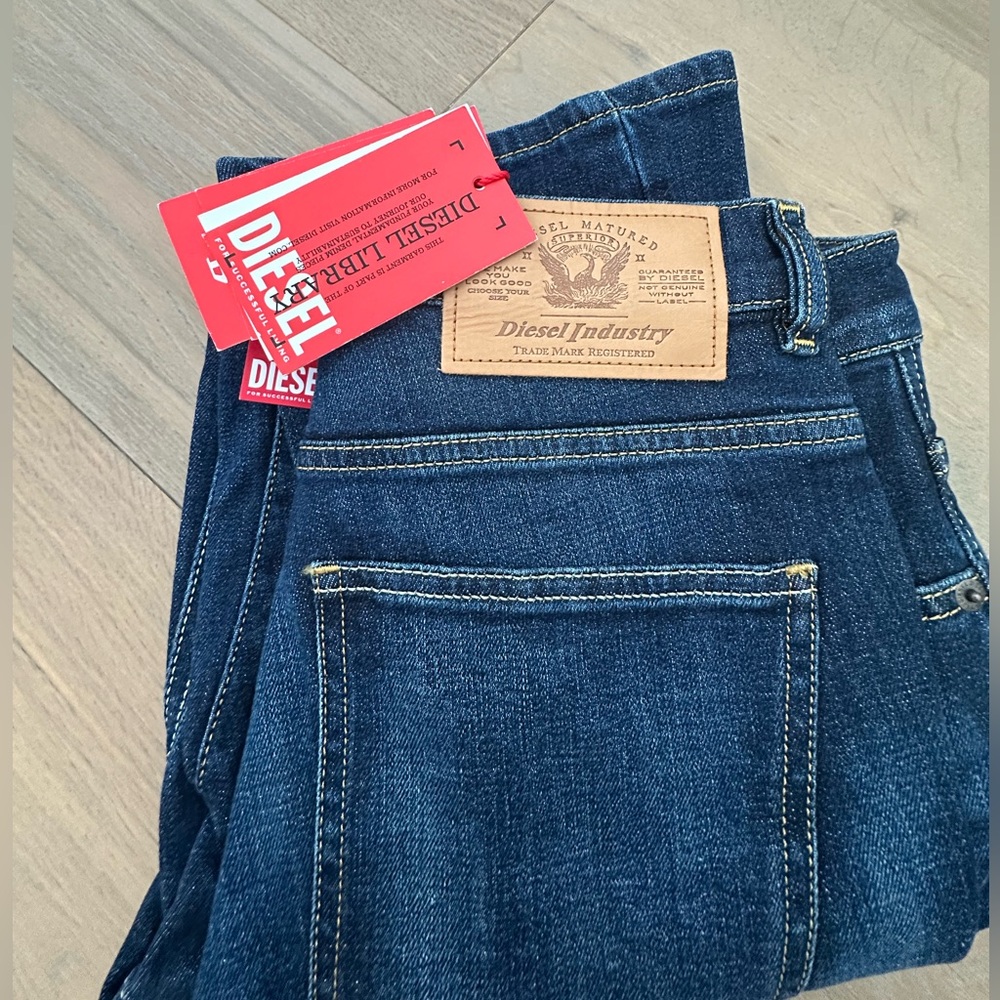 Brand New Diesel Men’s Dark Blue Straight Leg Jeans